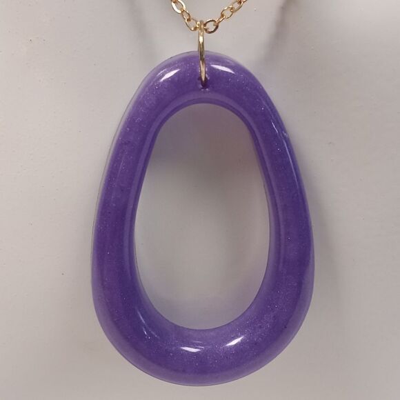 CLEARANCE Purple oval resin pendant necklace - Picture 1 of 6